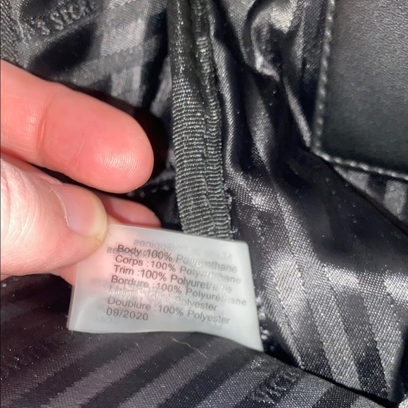 Victoria’s Secret Exotic Mix Mini Backpack Flower Hangtag Chain Zipper - Picture 7 of 7